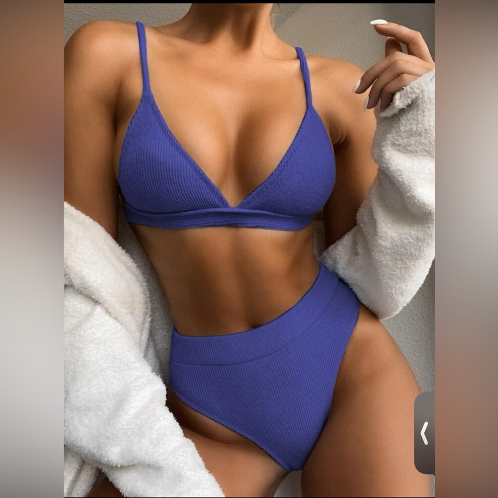 Ribbed triangle high waisted bikini swim suit| size small.